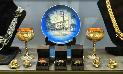 Miglior Comprooro compro oro argento oreficeria argenteria platino palladio monete numismatica orologi leghe protesi dentali treviso vicino lingotti oro investimento banco metalli banca d'italia fonderia Anelli Diamanti